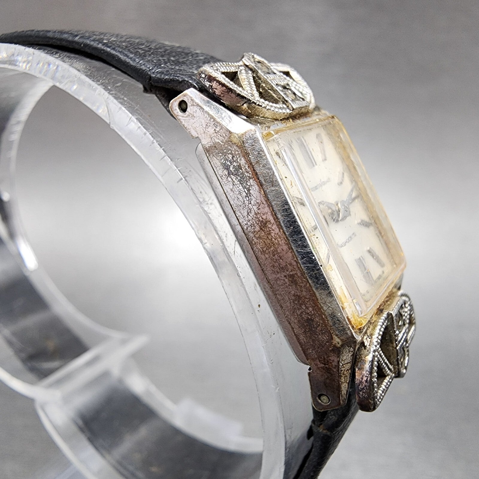 Seiko Tank Watch Women 15mm White Dial Silver Tone Rectangle 1032204