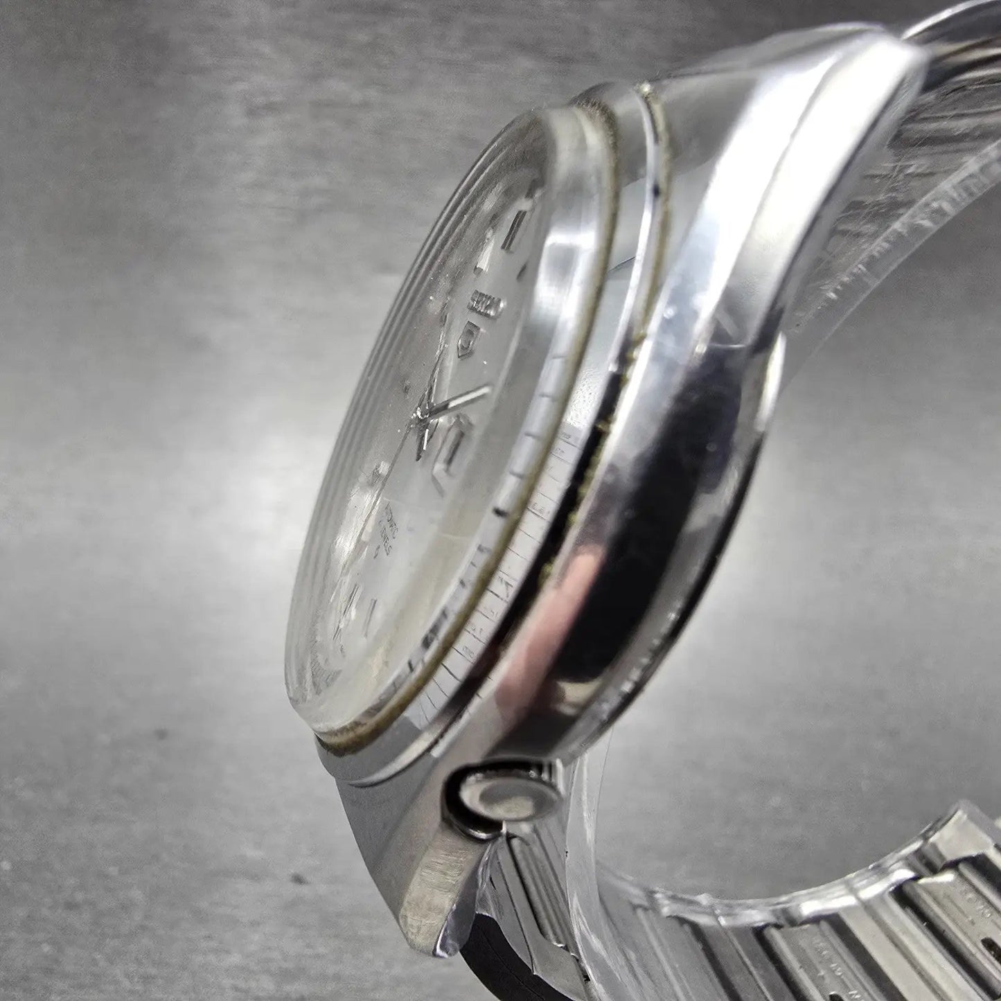 Seiko 5 Automatic Watch Men 37mm Silver Dial Silver Tone Daydate 6119-6410 Runs2