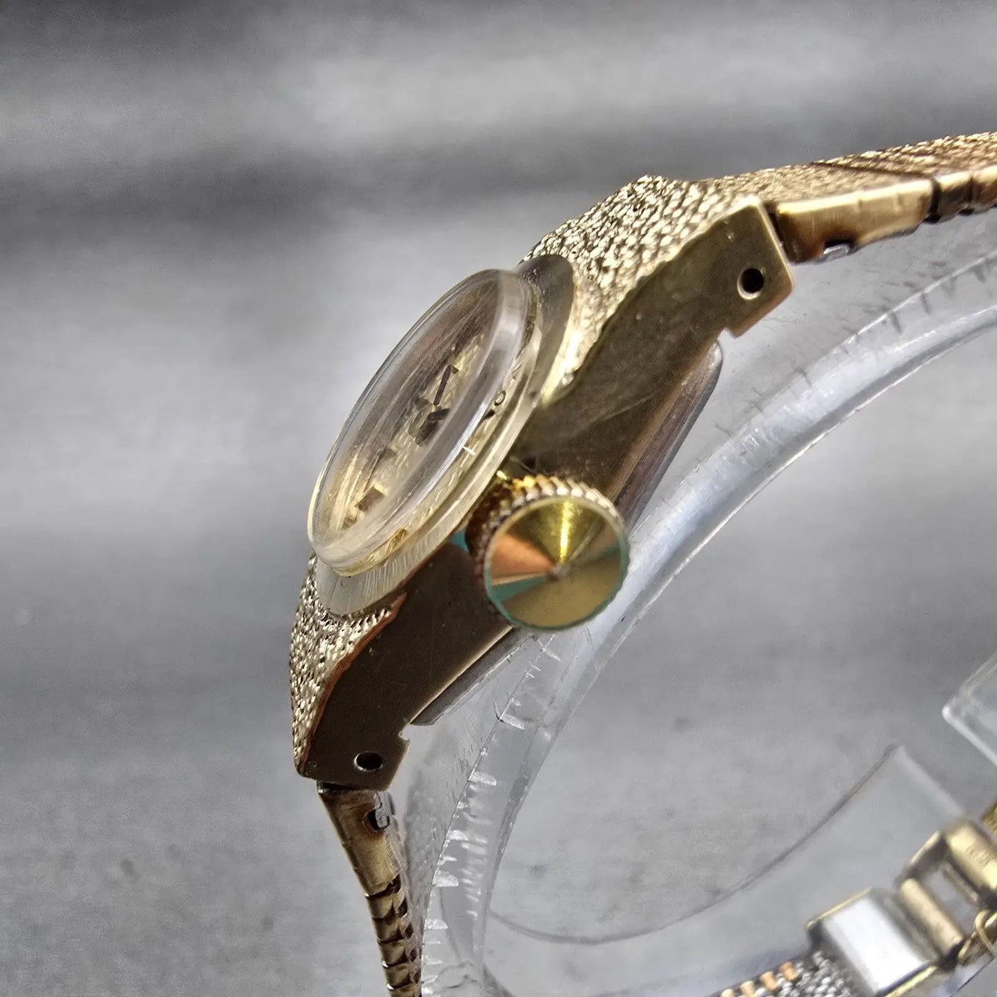 Seiko Watch Women 16mm Gold Dial Gold Tone Round  Manual Wind Works VTG 11-04592