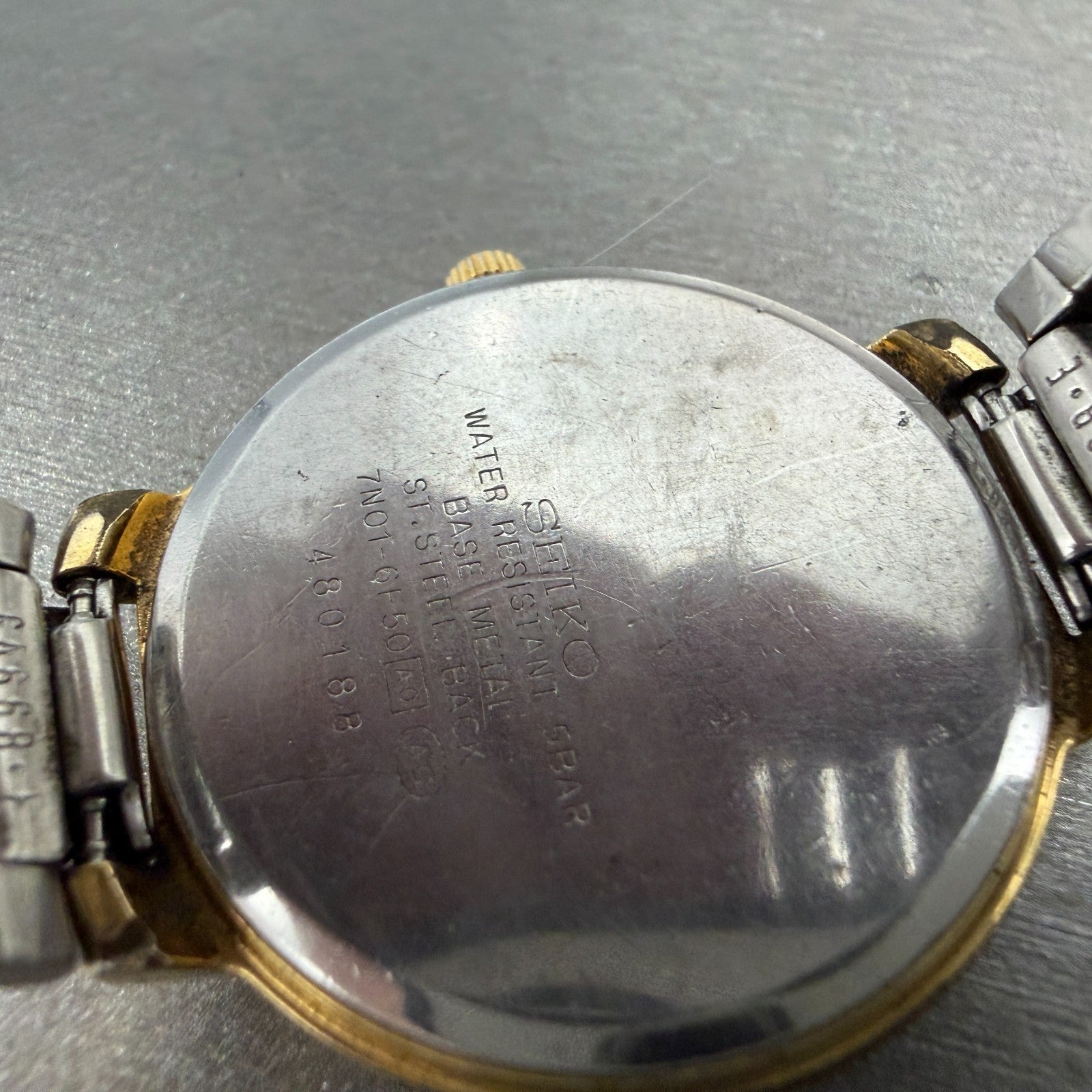 Seiko Avenue Watch Unisex 31mm Champagne Dial Two Tone 7N01-6F50 PARTS10