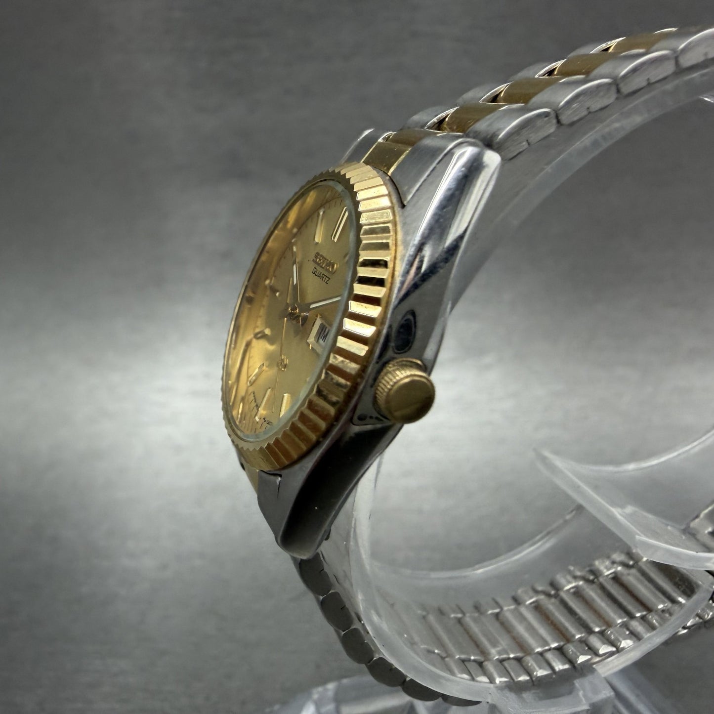 Seiko SQ Watch Women 24mm Gold Dial Two Tone Daydate Round 3E23-0A60 New Batt ST2