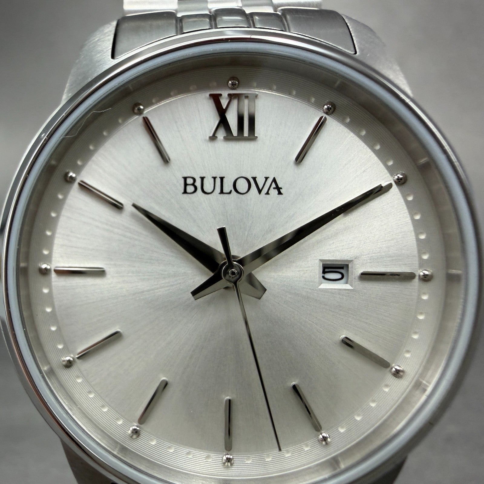 Bulova Watch Women 27mm Silver Dial Steel Date Round 96M159 New Battery1