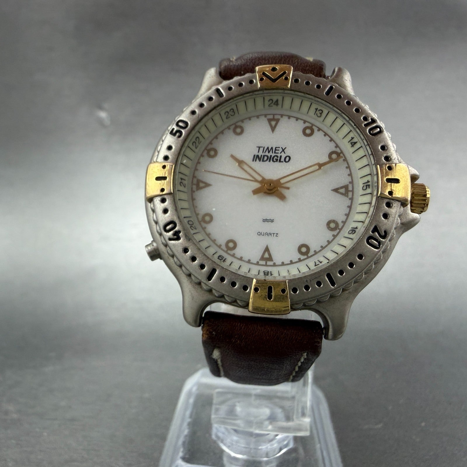 Timex Indiglo Dive Watch Women 35mm White Dial Two Tone Round New battert5
