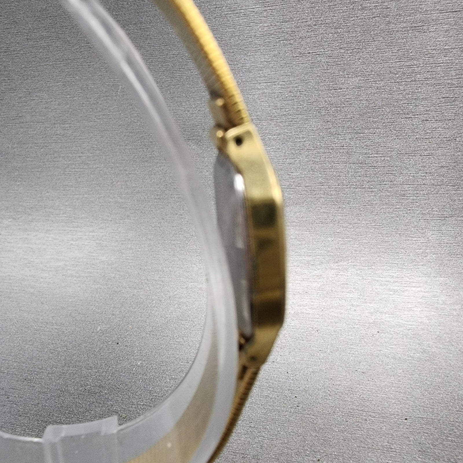 Seiko Watch Women 18mm Champagne dial Gold Tone Rectangle 2c205029 New Battery3