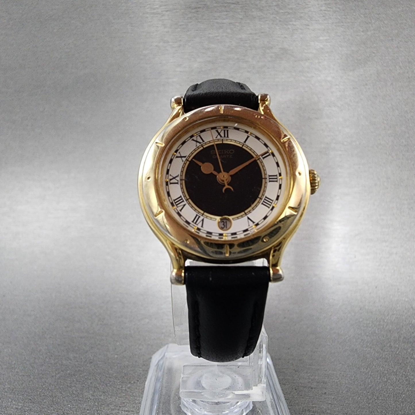 Seiko Age Of Discovery Watch Women 26mm Black Dial Gold Tone Date Round New Batt5