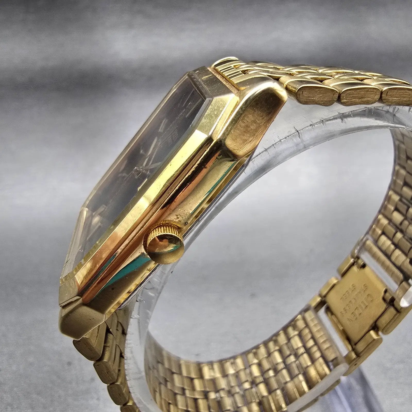 Citizen Watch Men 27mm Black Dial Gold Tone Daydate 6000-S36726 New Battery VTG2