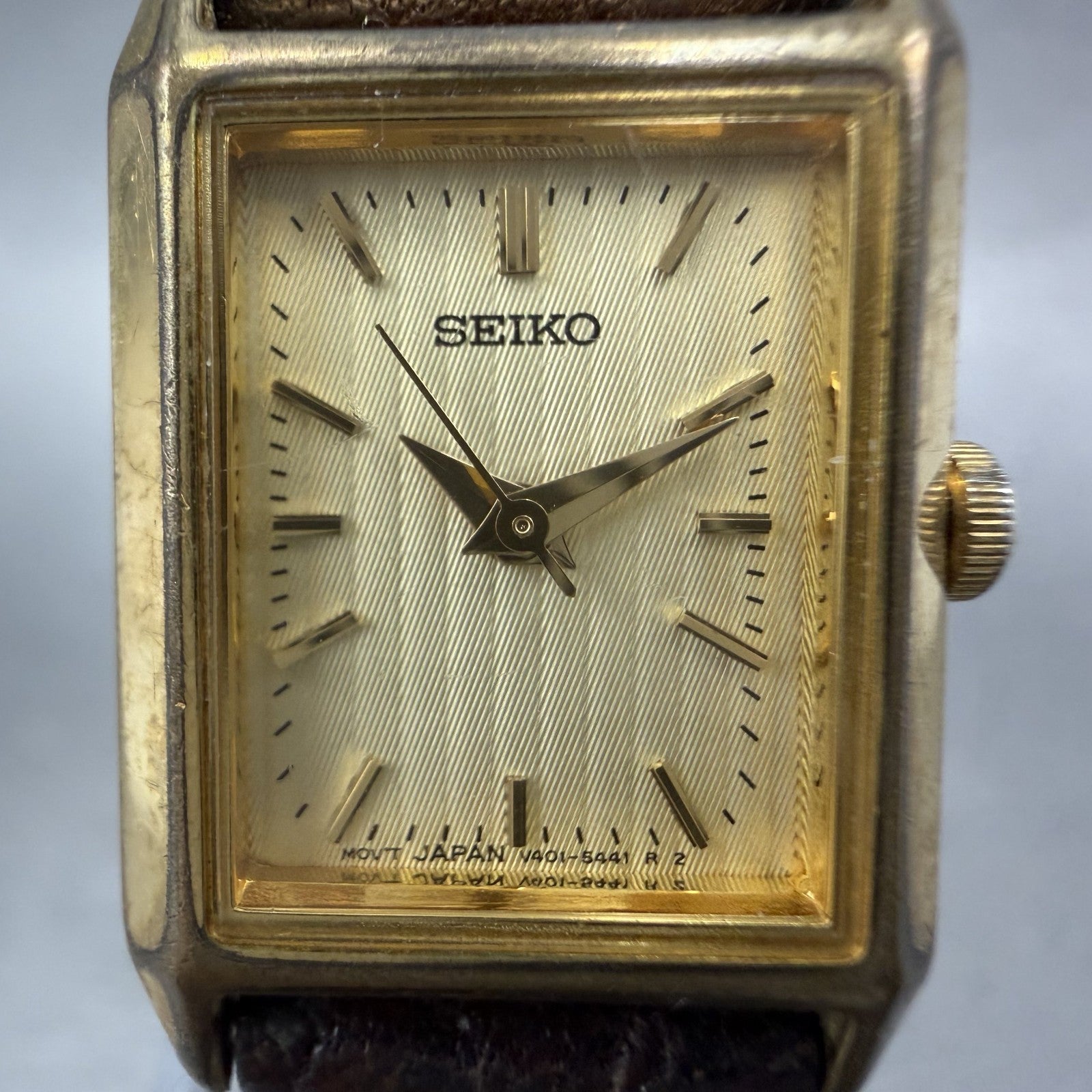 Seiko Tank Watch Women 18mm Champagne Dial Gold Tone Rectangle V401-5670 New Bat1