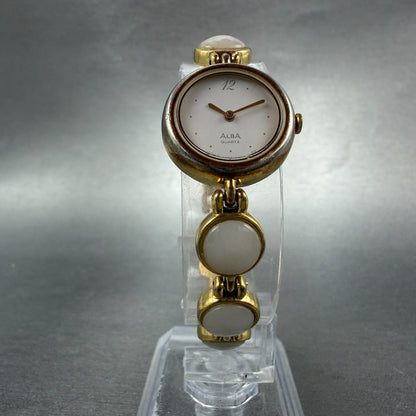 Seiko Alba Watch Women 20mm White Dial Gold Tone Round Y588-0120 New Battery5