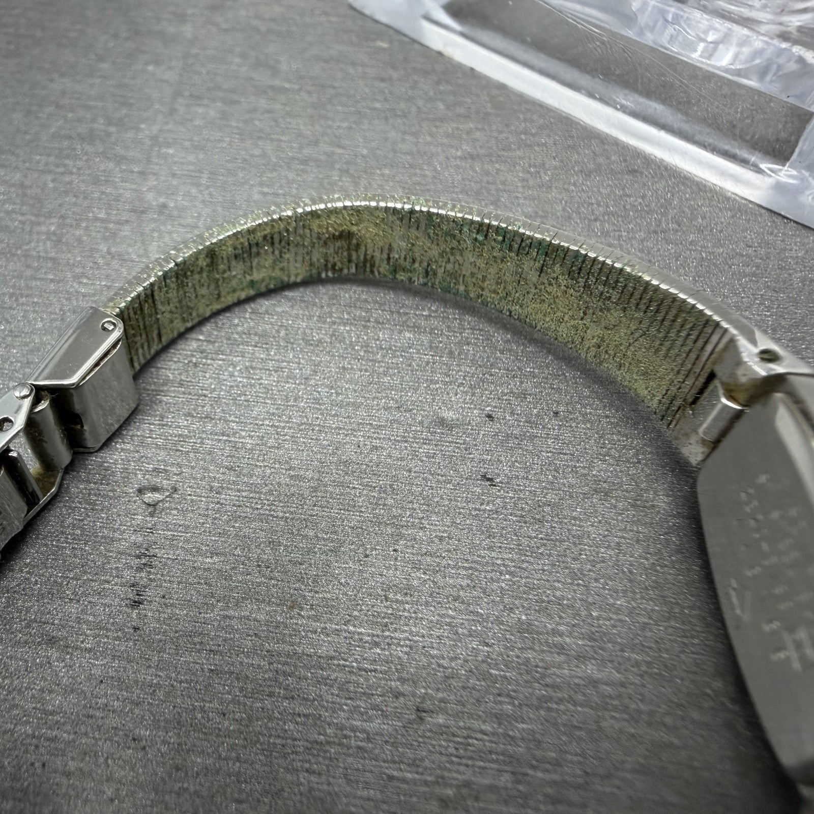 Seiko Tank Watch Women 13mm Silver Dial two Tone Rectangle 2e205139 New Battery11