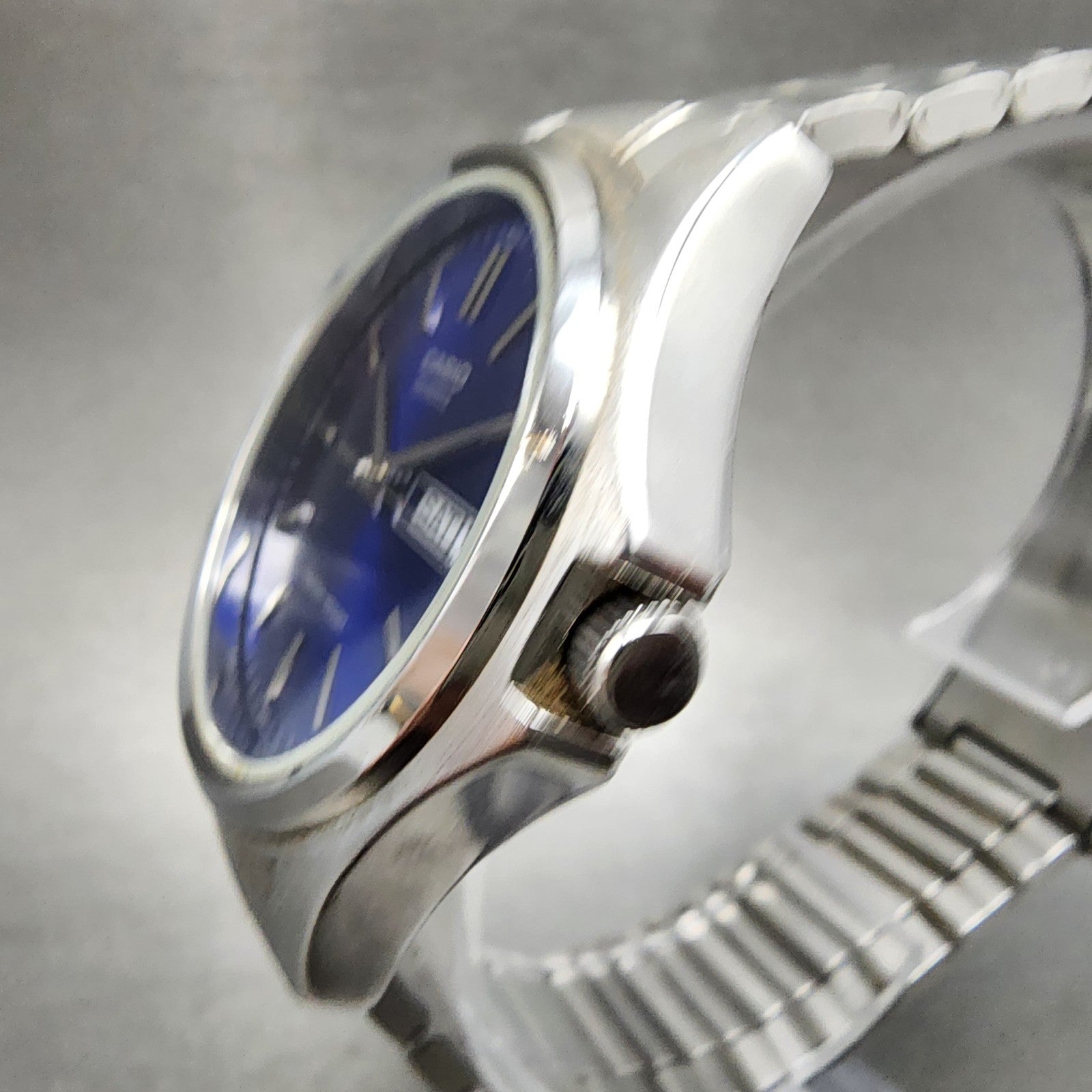 Casio Watch Men 37mm Blue Dial Silver Tone Daydate MTP1239DJ New Battery2