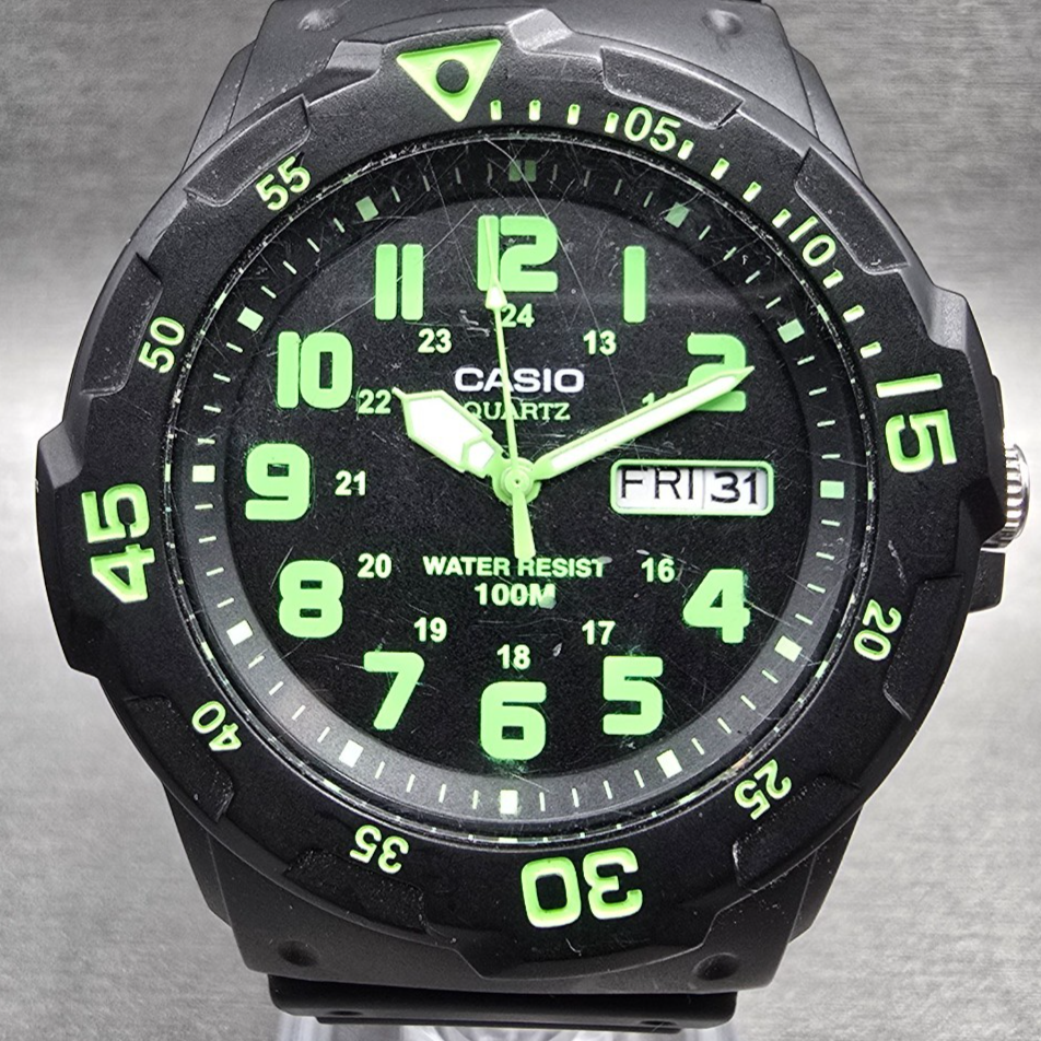 Casio Diver Watch Men 43mm Black Green Daydate Round MRW-200H New Battery1