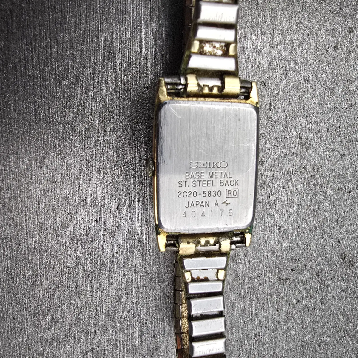 Seiko Tank Watch Women 17mm Silver Dial Gold Tone Rectangle 2C20-5830 New Batter10
