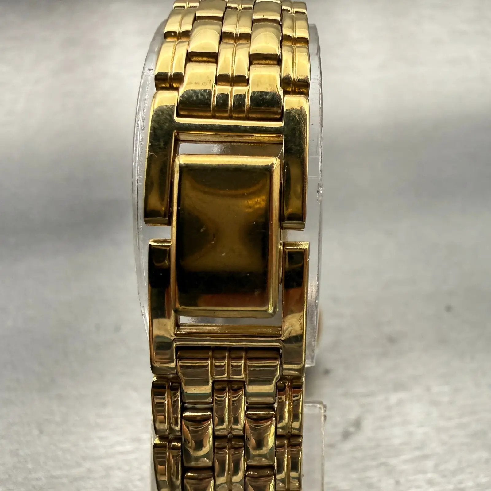 Seiko Watch Women 24mm White Dial Gold Tone Round V701-1781 New Battery Vintage7