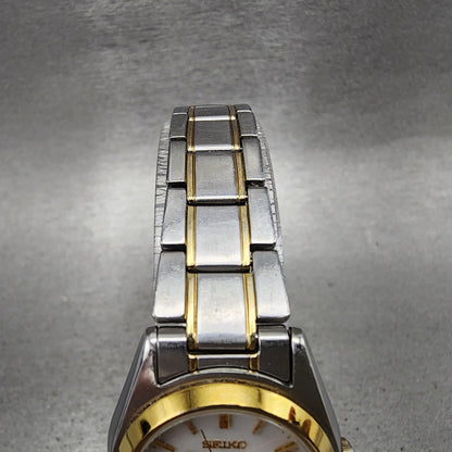 Seiko Solar Watch Women 25mm White Dial Two Tone Daydate Round V1380AA0 Runs4