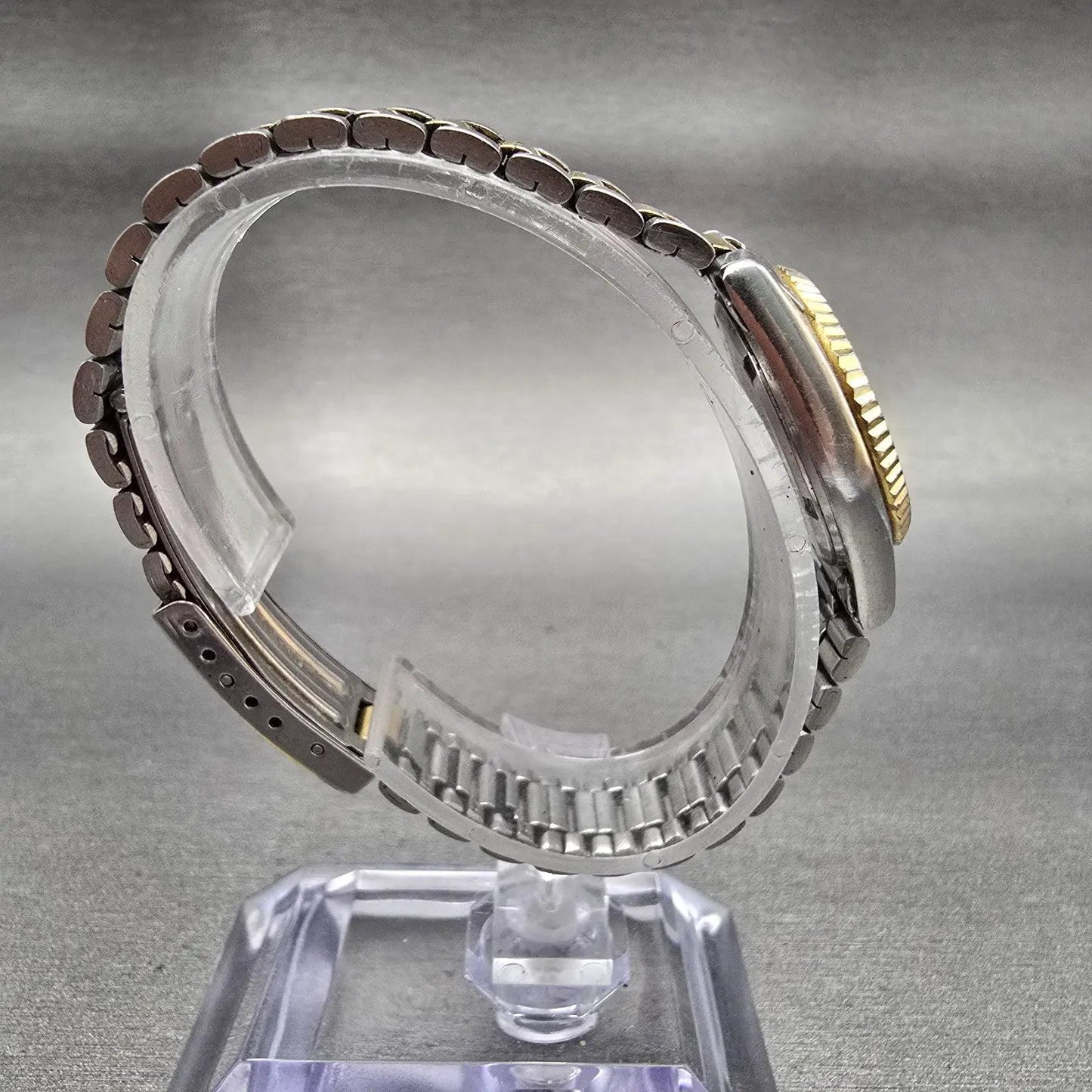 Seiko SQ Watch Women 24mm Champagne Dial Gold Tone Daydate 3E23-0A60 New Battery8