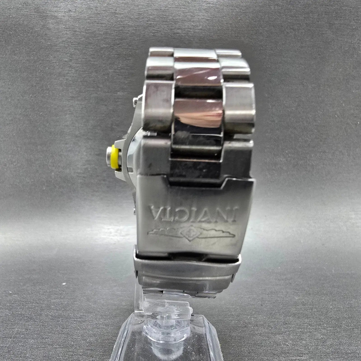 Invicta Pro Diver automatic Watch Men 43mm Yellow Dial Silver Date Round 112117