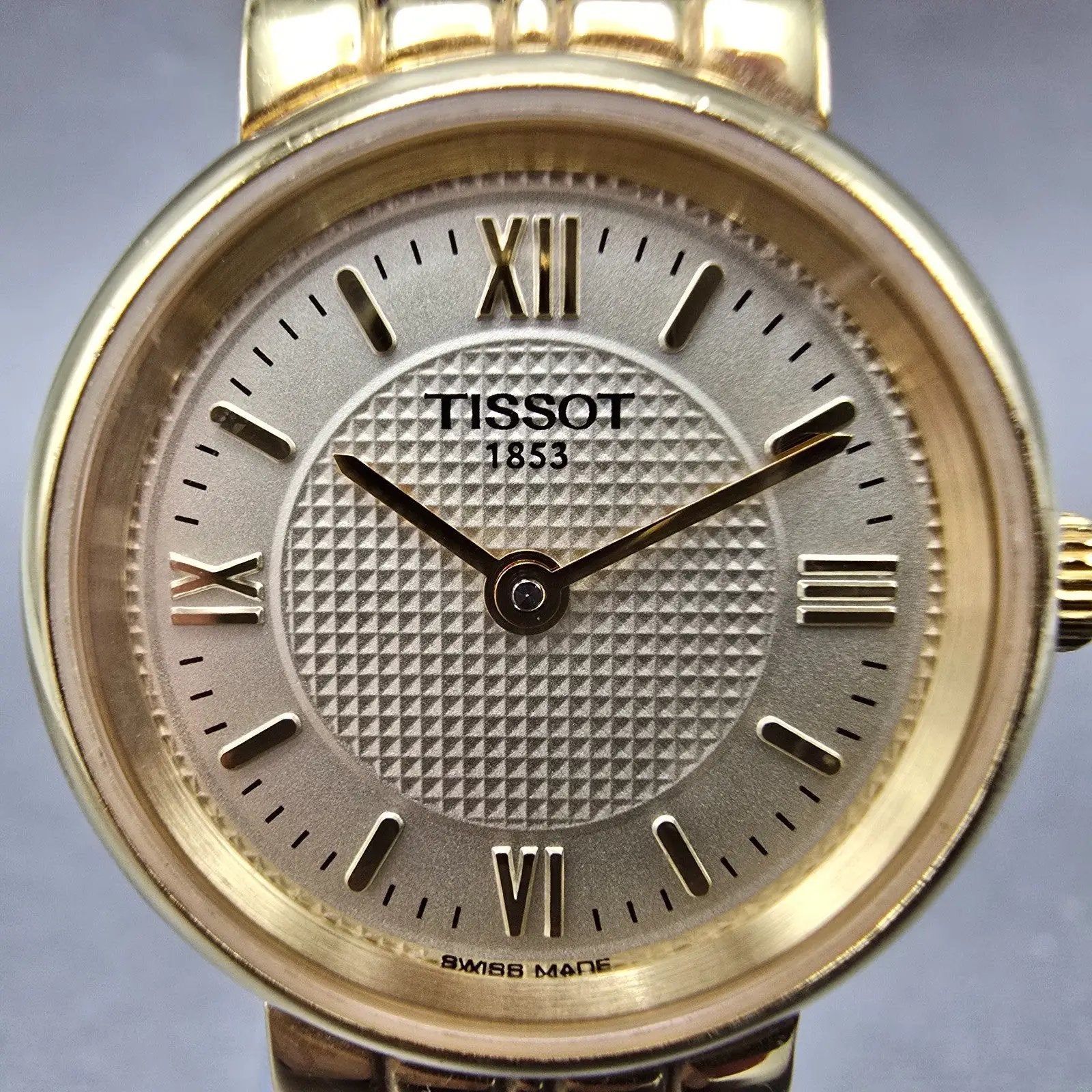 Tissot Watch Women 24mm Champagne Dial Gold Tone Round T953 New Battery Swiss1