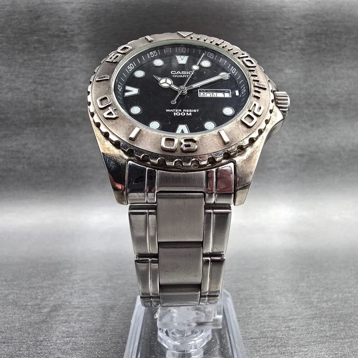 Casio Diver Watch Men 40mm Black Dial Silver Tone Daydate MTD-1017 New Battery5