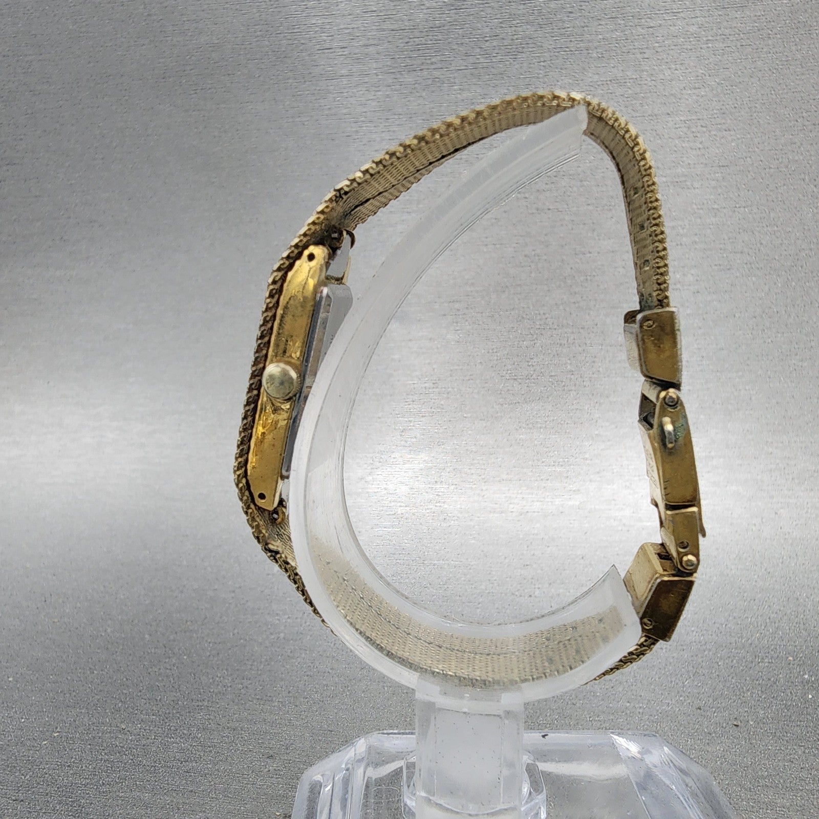 Seiko Tank Watch Women 12mm Champagne Dial Gold Tone 13205039 New Battery6