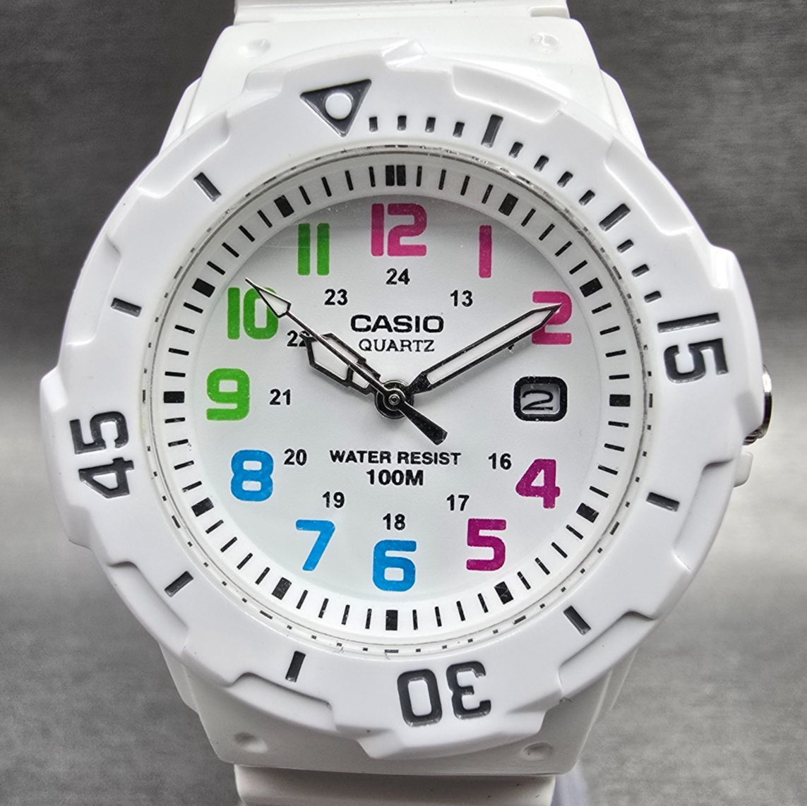 Casio Diver Watch Women 33mm White Dial White Tone Date Round LRW-200H New Batt1