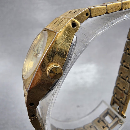 Citizen CQ Watch Women 18mm Champagne Dial Gold Tone 4752457 New Battery3