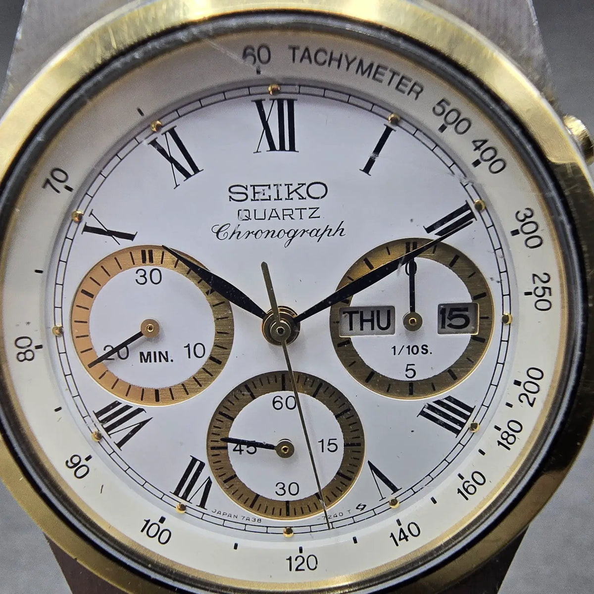 Seiko Chronograph Watch Men 37mm White Dial Two Tone Daydate 7A38-7289 READ!!!!!1