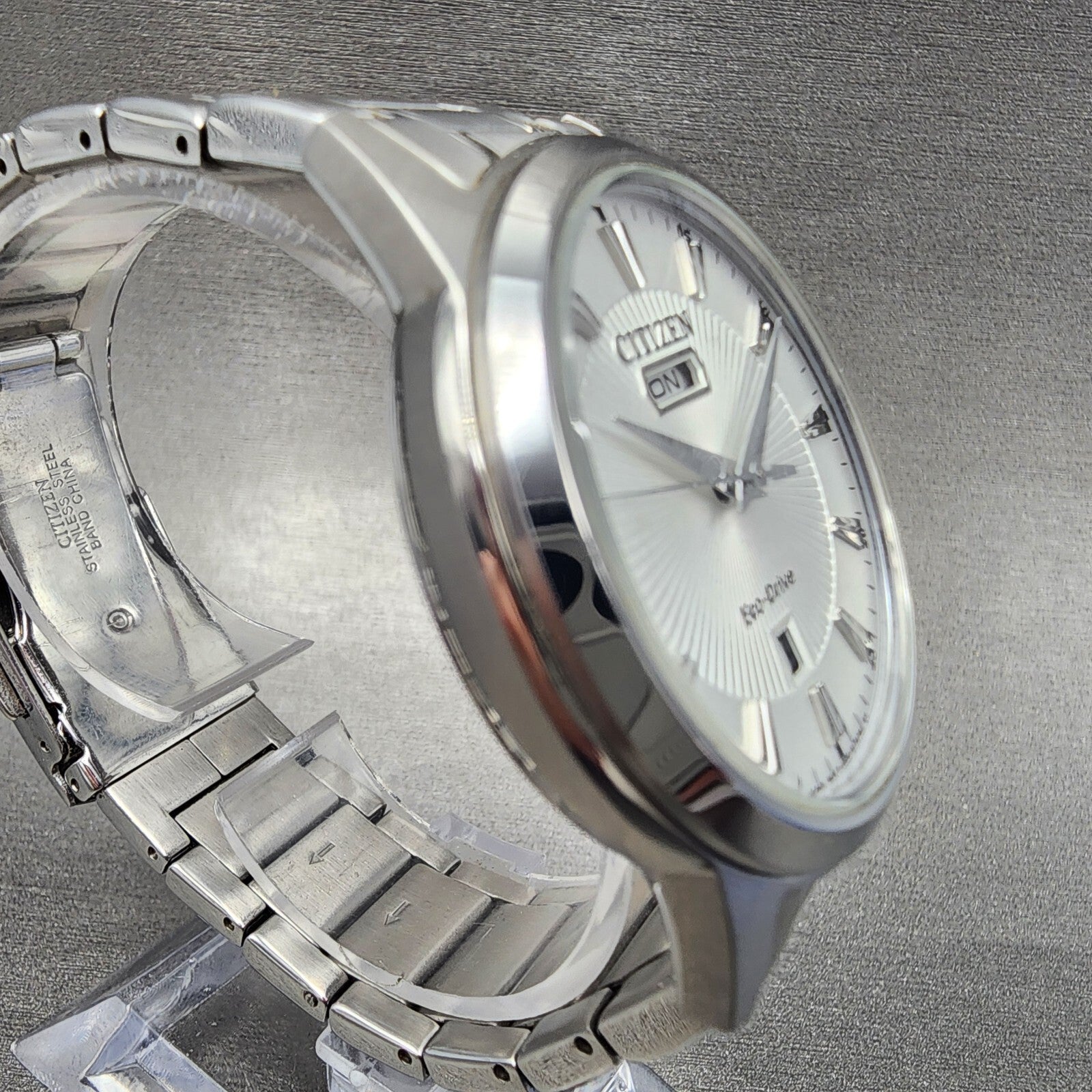 Citizen EcoDrive Watch Men 40mm White Dial Steel Daydate Round AW010051A3