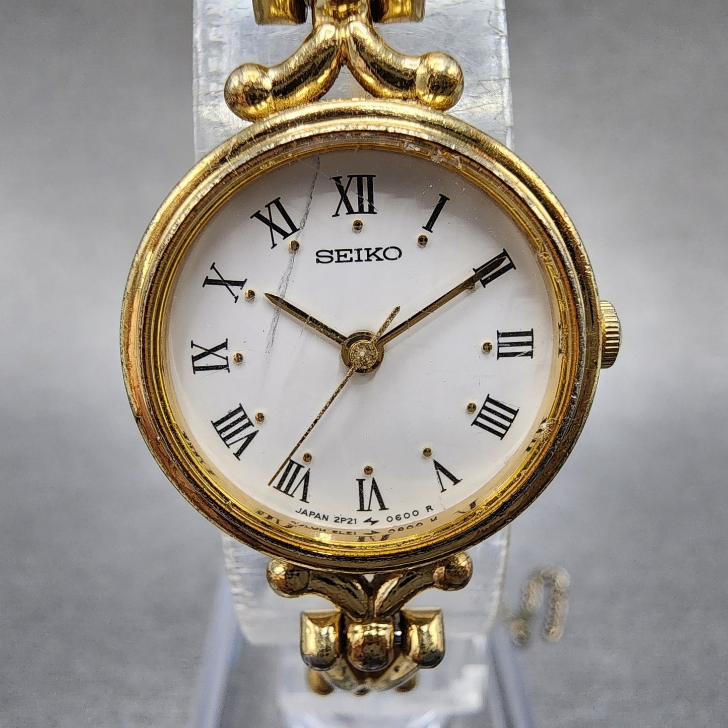 Seiko Watch Women 20mm White Dial Gold Tone Round 2p210190 New Battery1