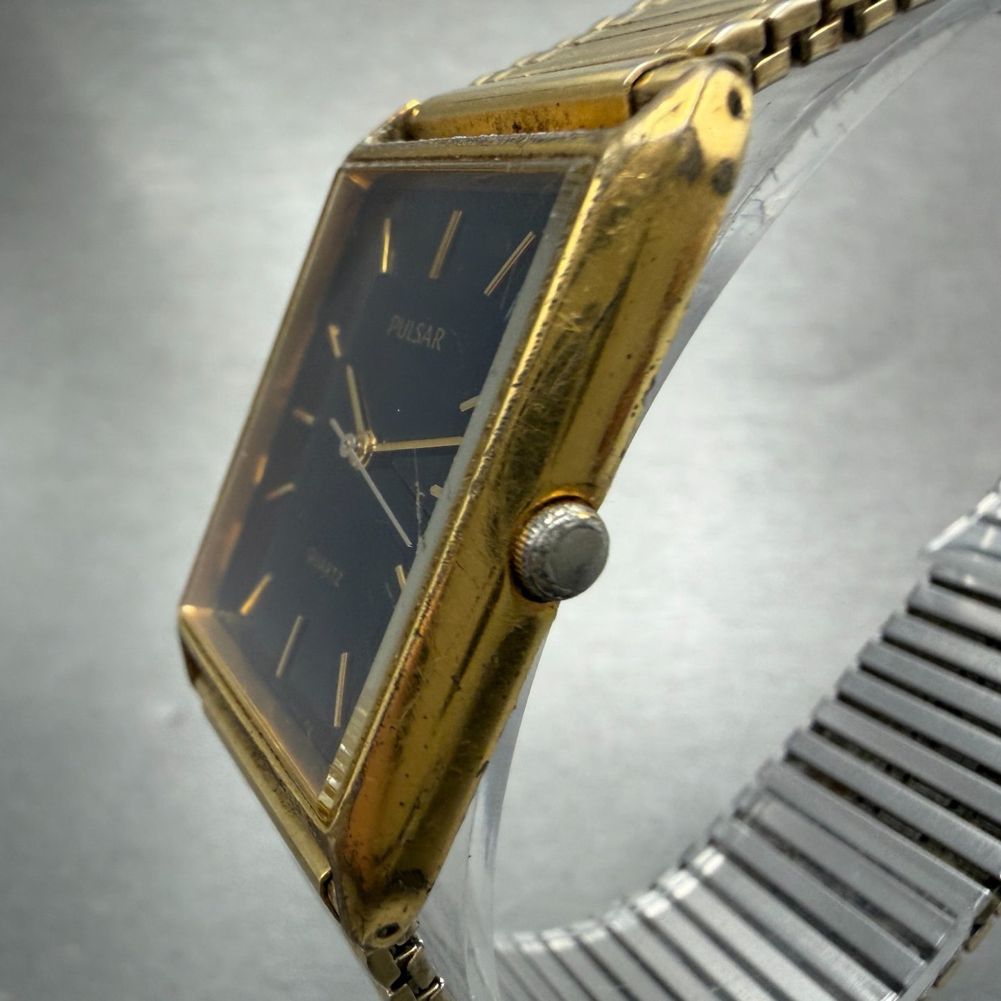 Seiko Pulsar Tank Watch Men 24mm Black Dial Gold Tone V501-5A20 New Battery VTG2
