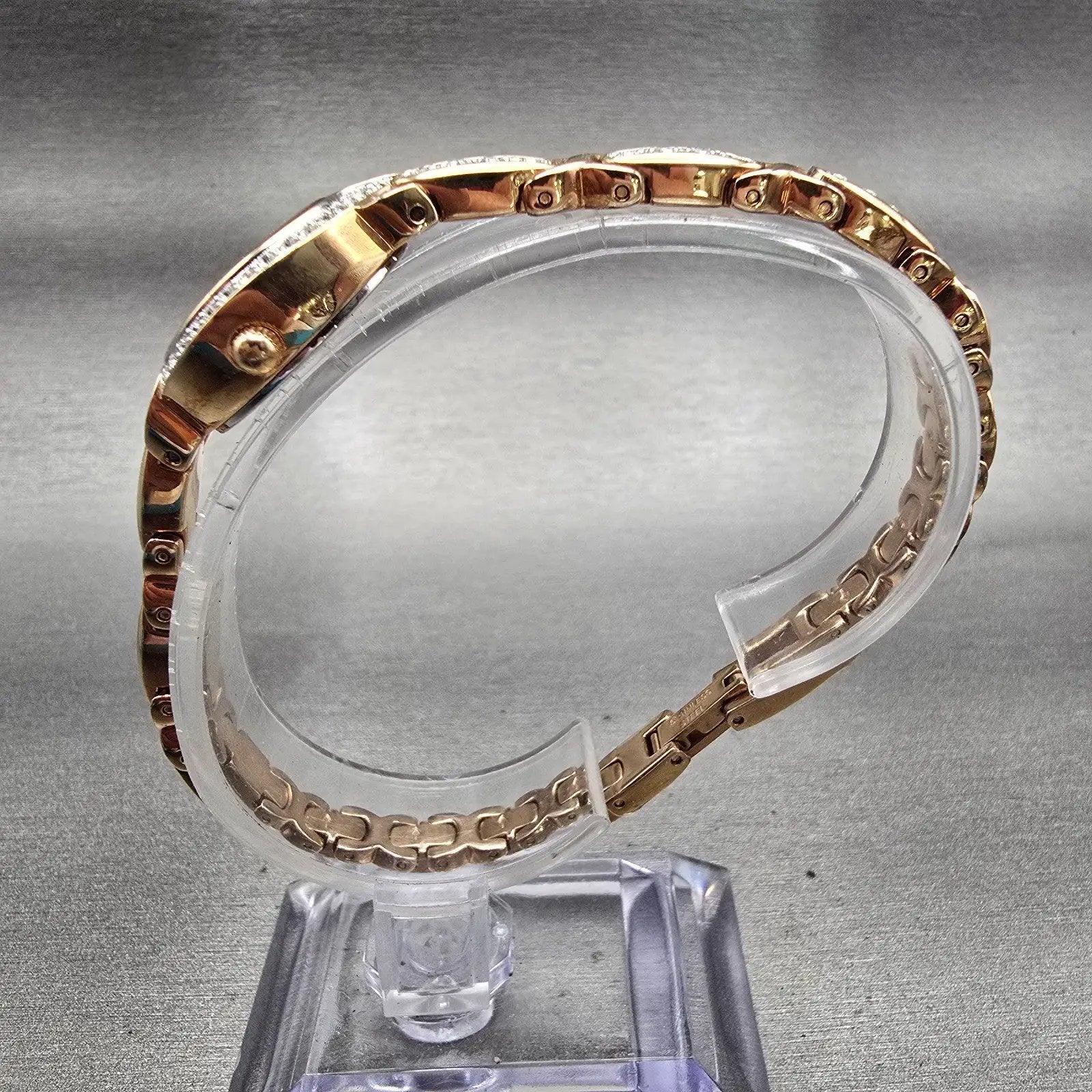 Bulova Watch Women 17mm MOP Dial Gold Tone Gemmed Oval 98L200 New Battery AD6