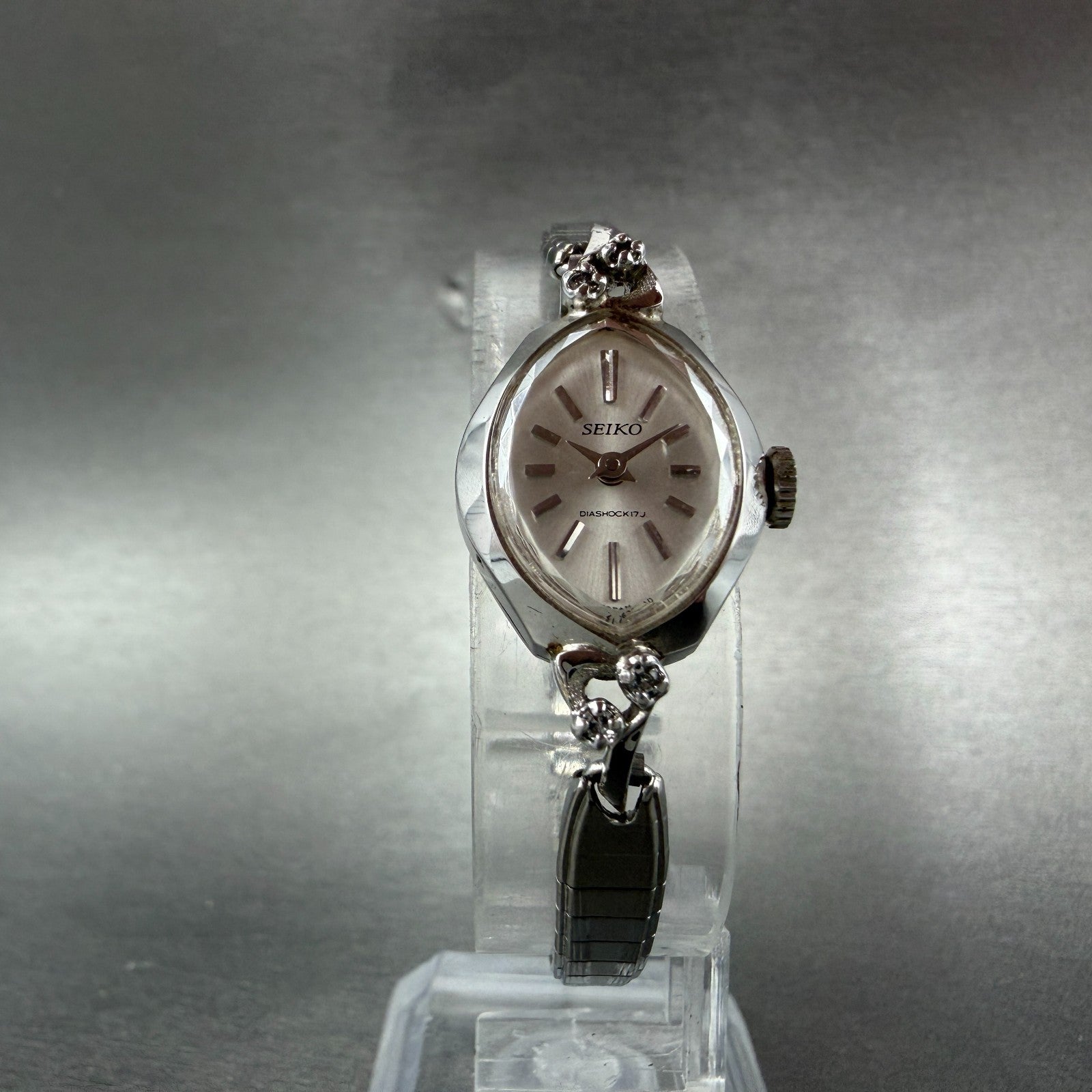 Seiko Watch Women 17mm Silver Dial Silver Tone Manual Oval Vinatge 21-7440 Runs5