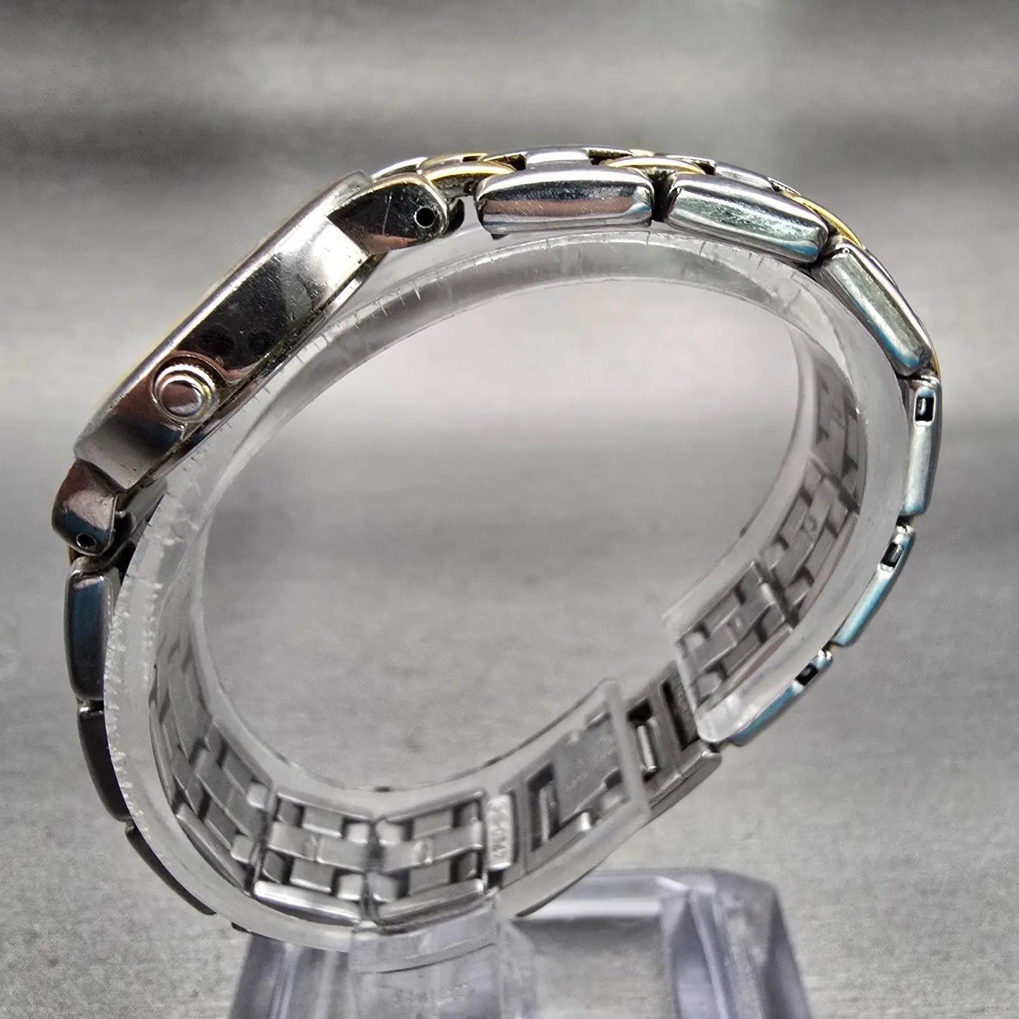Seiko Watch Women 24mm Silver Dial Silver Tone Round 1N00-1E19 New Battery VTG6