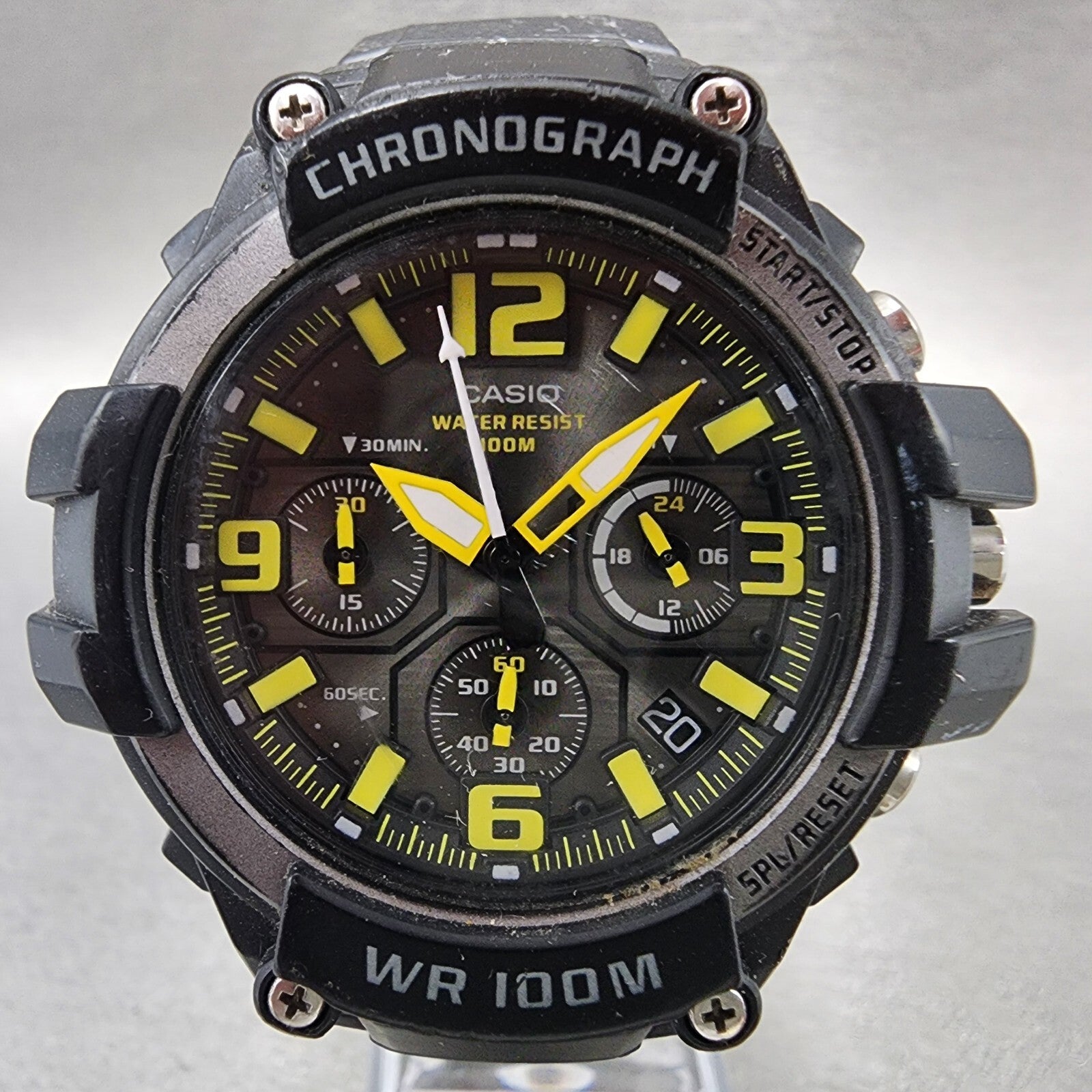 Casio MCW100H Chronograph Watch Men 49mm Black Dial Black Tone Date New Battery1