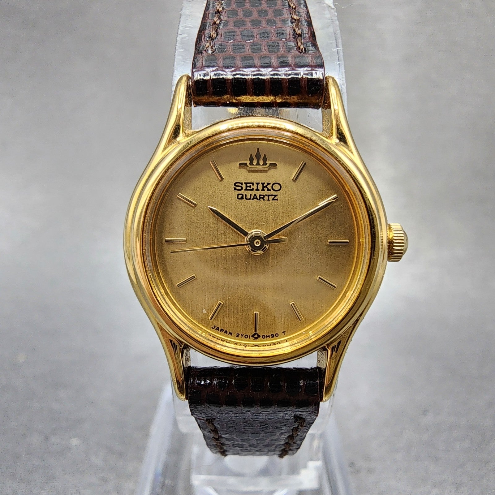 Seiko Watch Women 20mm Champagne Dial Gold Tone Round 2y010a10 New Battery0