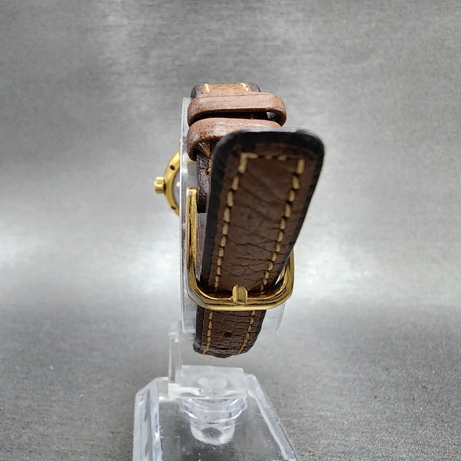 Hunting World Watch Women 27mm Gold Dial Gold Tone Date Round  New Battery7