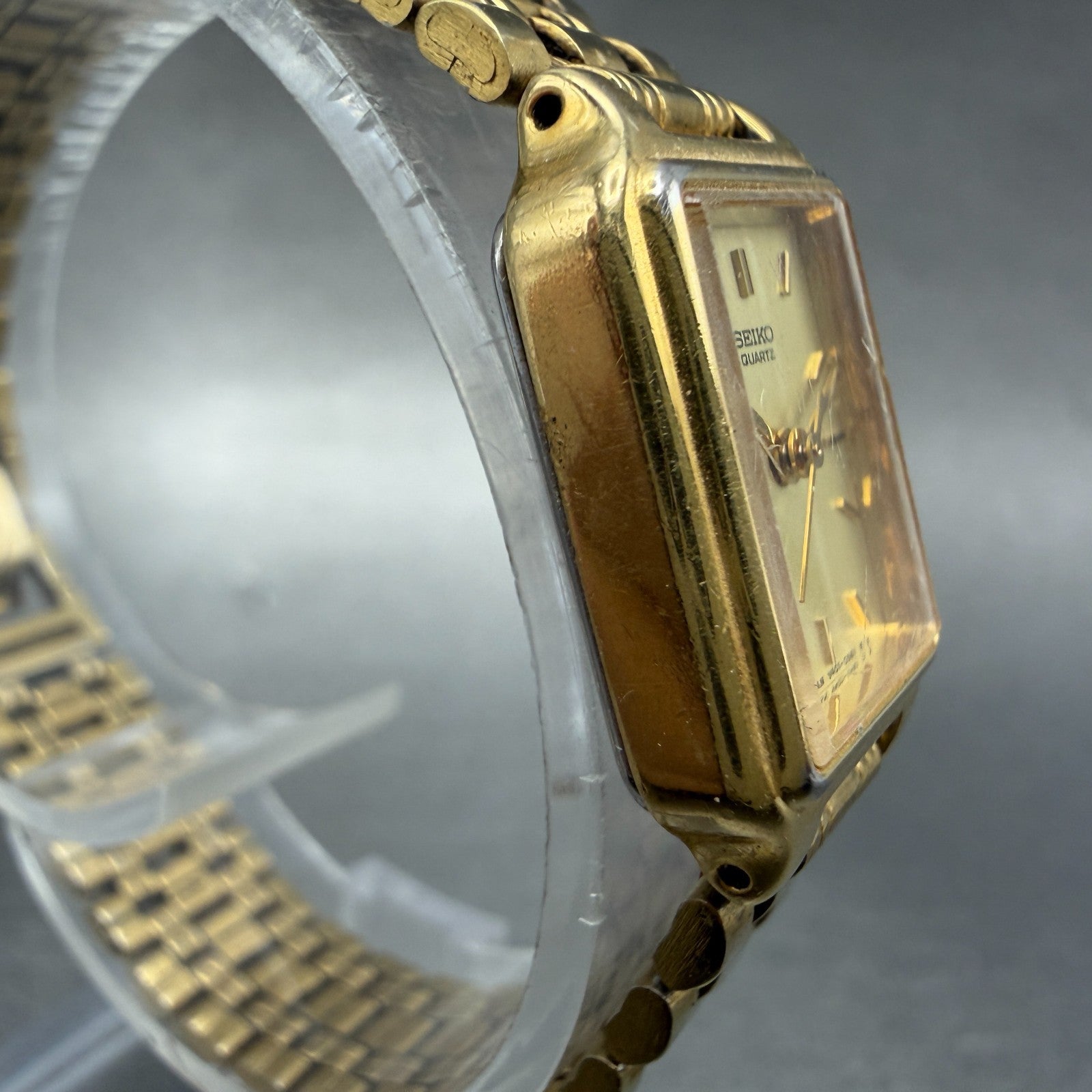 Seiko Tank Watch Women 18mm Champagne Dial Gold Tone Rectangle V401-5129 NewBat63