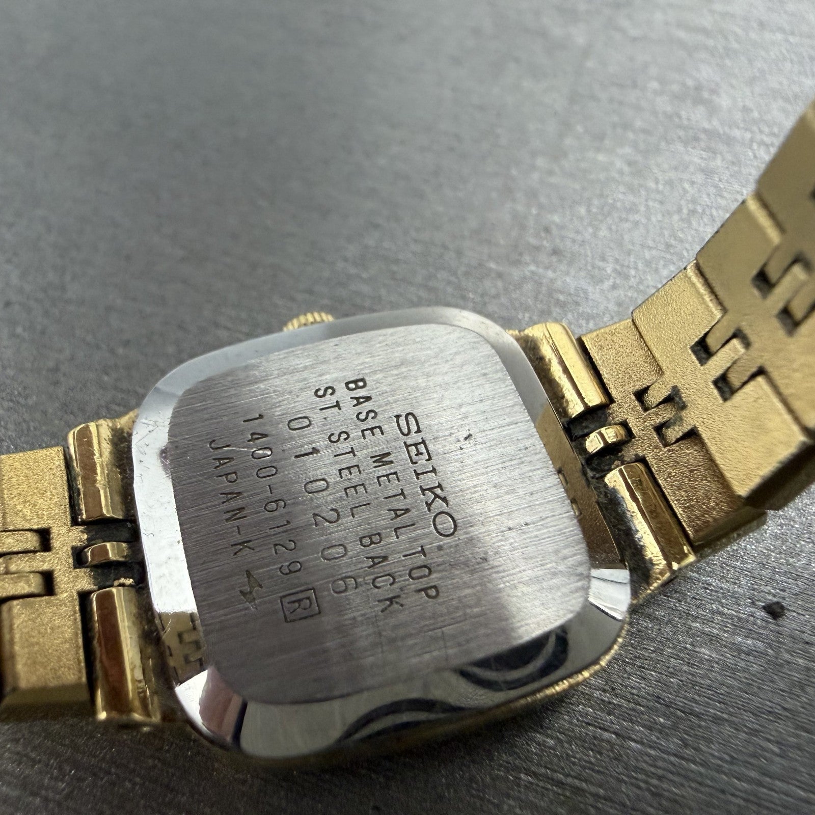 Seiko Watch Women 19mm Champagne Dial Gold Tone Rectangle 1400-6129 New Battery9