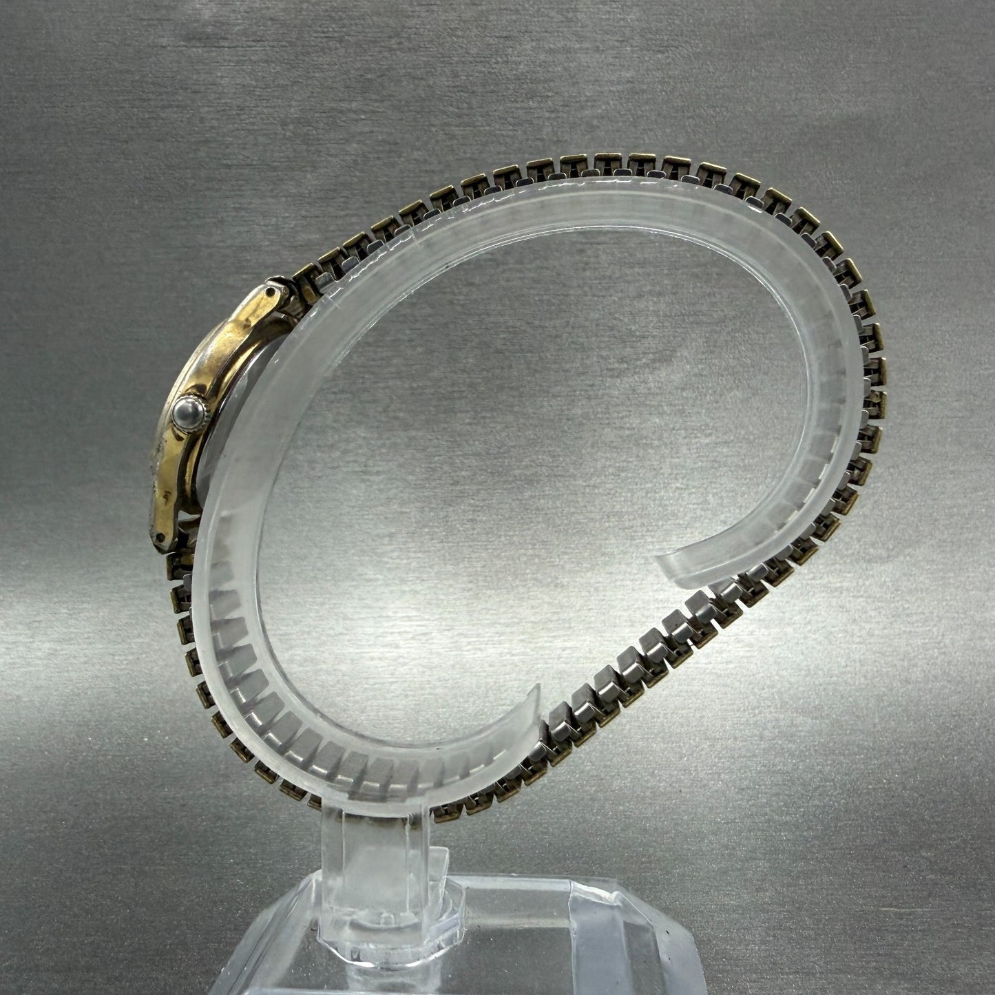 Seiko Avenue Watch Women 23mm Silver Dial Gold Tone Round 1F21-0D20 New Battery6