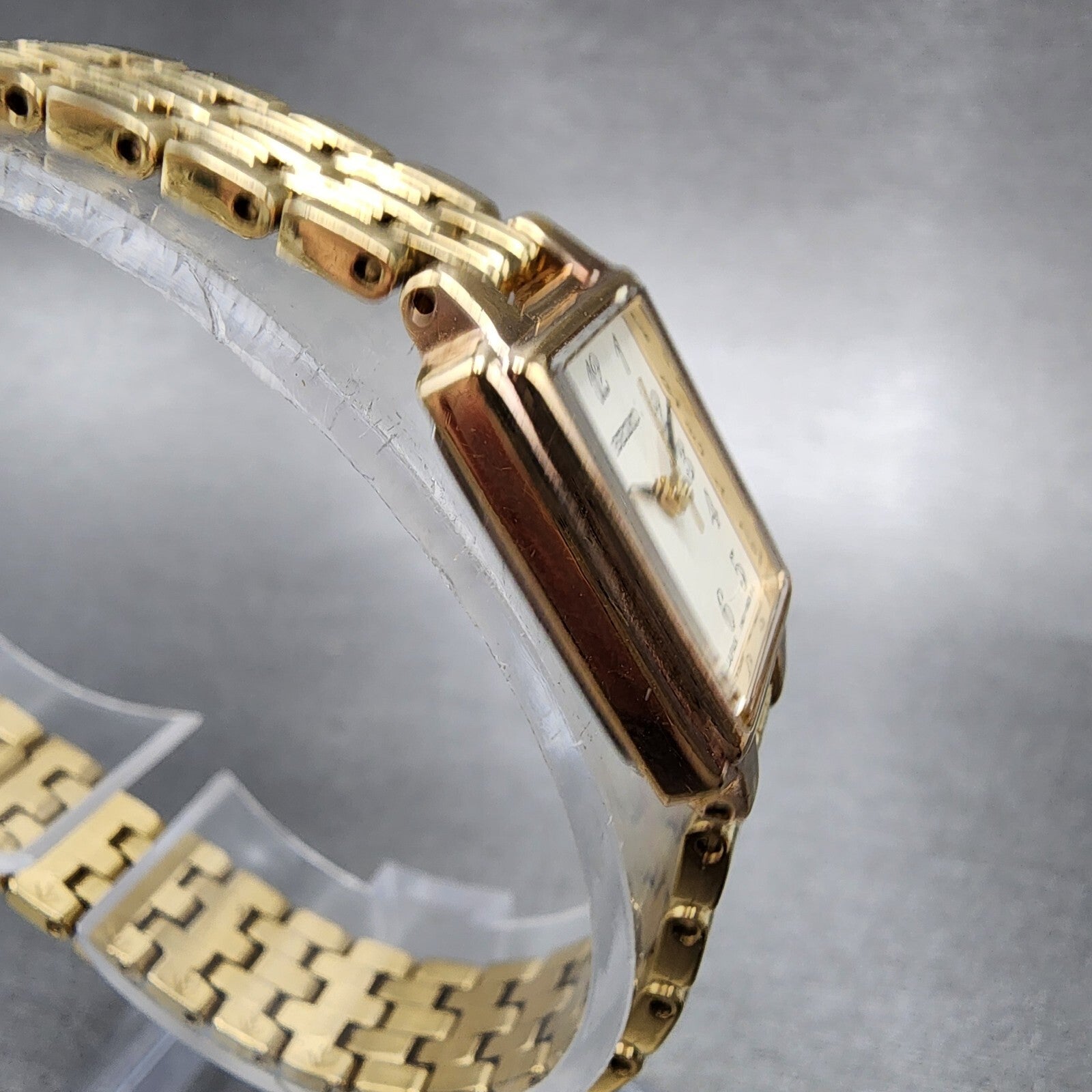 Seiko Tank Watch Women 16mm White Dial Gold Tone Rectangle 1n010fh0 New Battery3