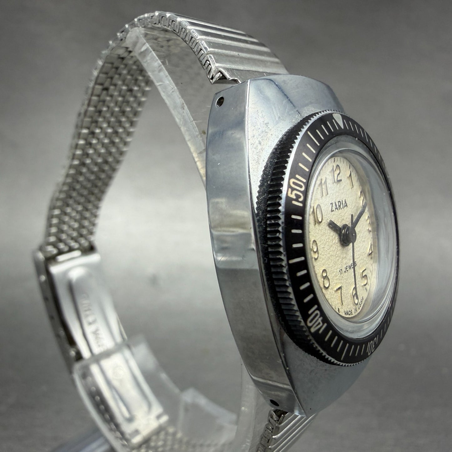 Zaria Dive Watch Women 24mm White Dial Silver Tone Manual Wind Runs Vintage USSR3
