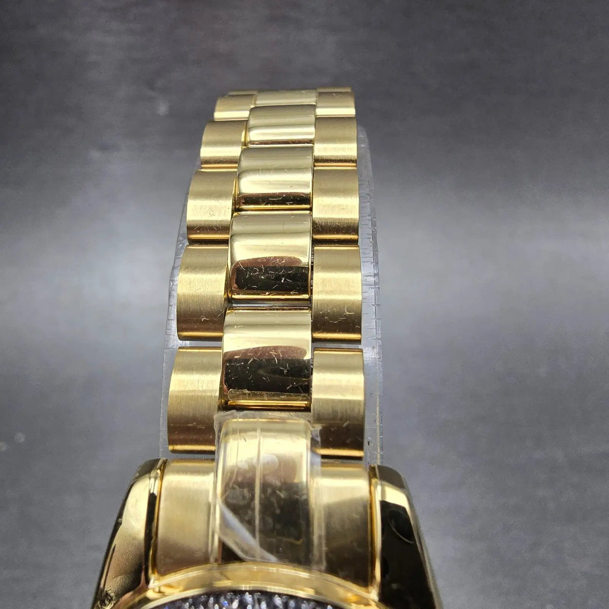 Bulova Watch Women 24mm MOP Dial Gold Tone Round Crystal Bezel 98L315 New batt 25