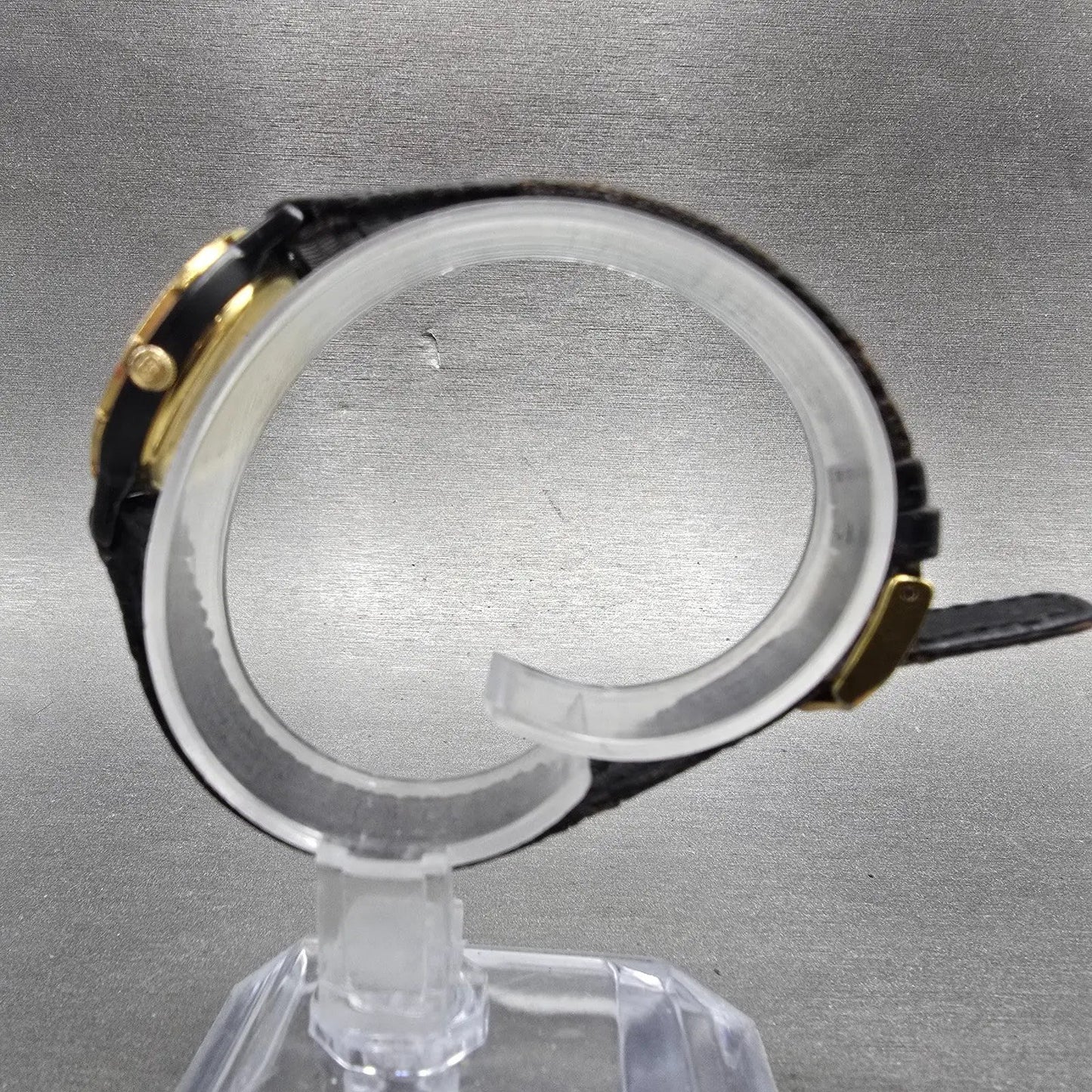 Gucci 3200L Watch Women 26mm Black Dial Black & Gold Tone Round New Battery7