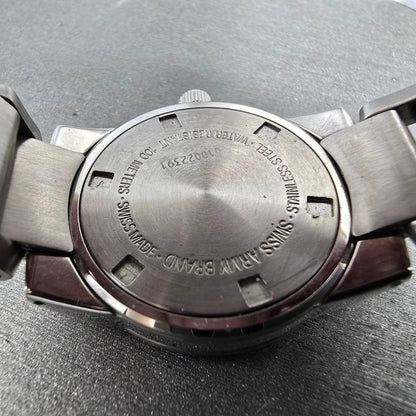 Victorinox Swiss Army Peak Watch Women 30mm White Dial Silver Tone Date PARTS10