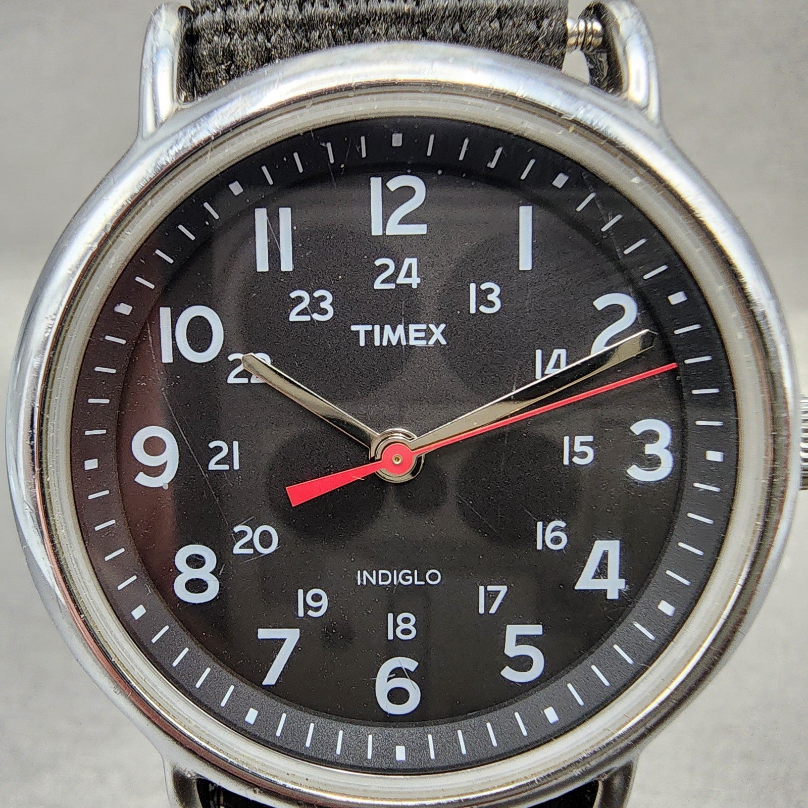 Timex Weekender Watch Men 38mm Cream Dial Silver Tone Indiglo READ!! New Battery1