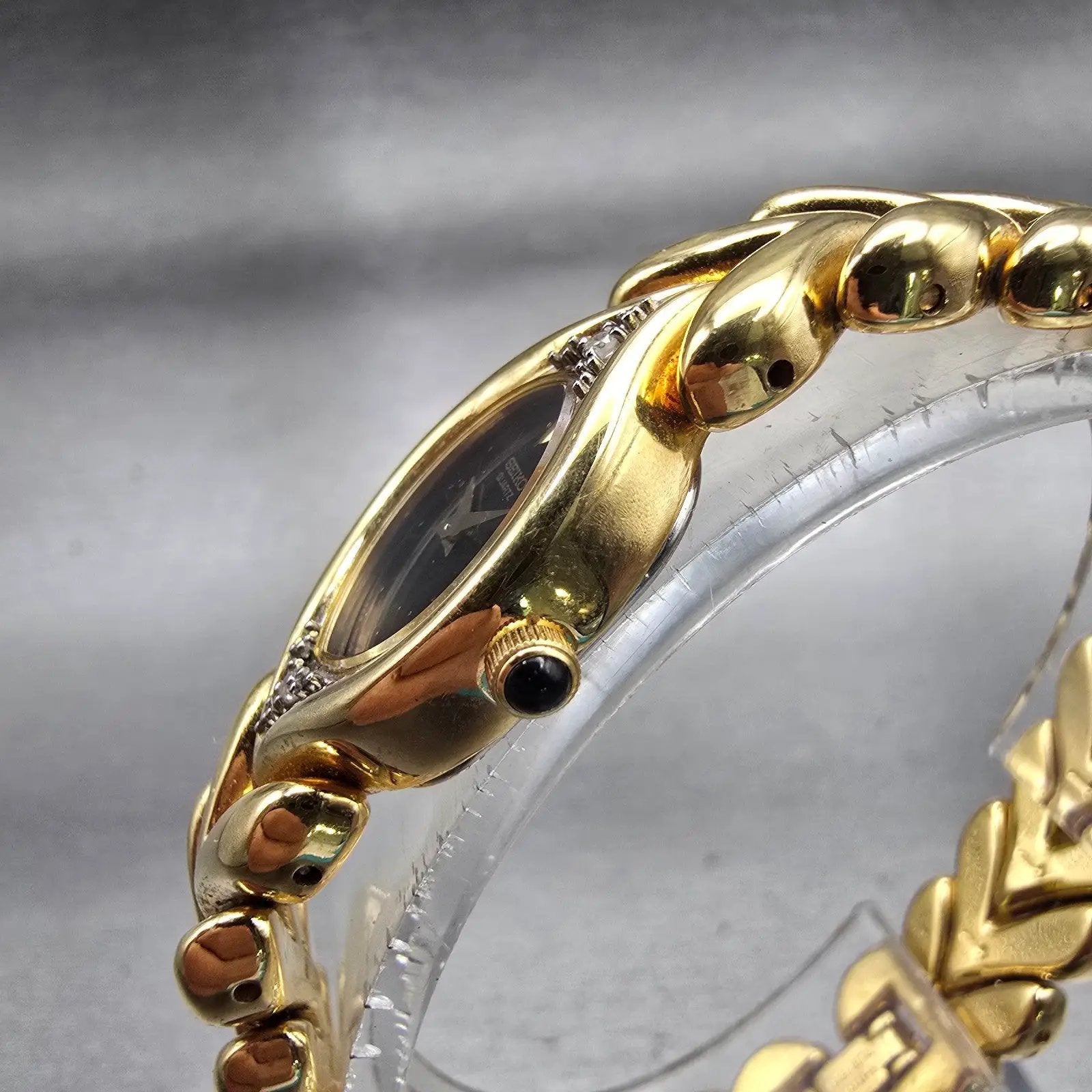 Seiko Watch Women 17mm Black Dial Gold Tone Gemmed 4N00-5979 New Battery Vintage2
