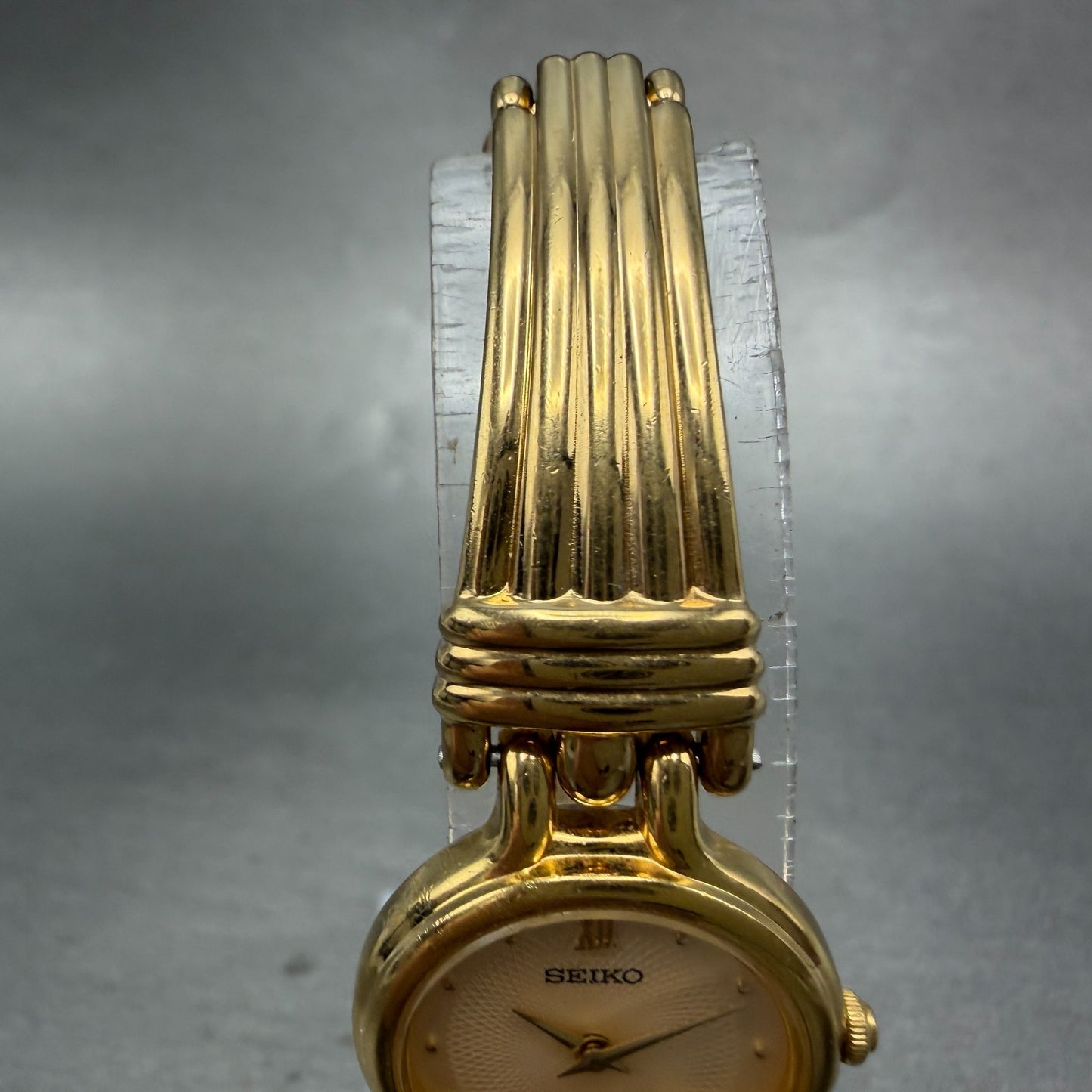 Seiko Watch Women 21mm Champagne Dial Gold Tone Round V400-1229 New Battery GVt4