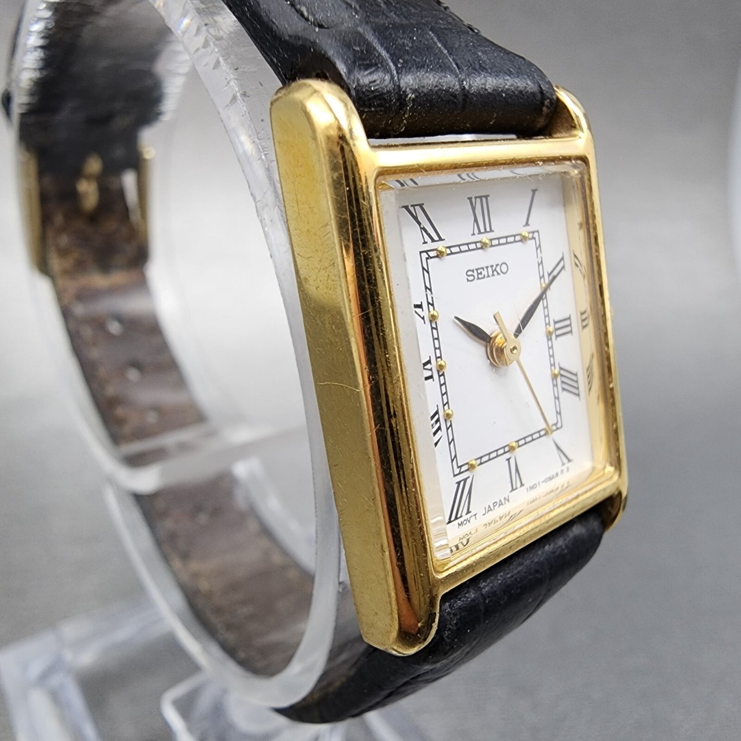 Seiko Tank Watch Women 18mm White Dial Gold Tone Rectangle 1N015G40 New Battery3