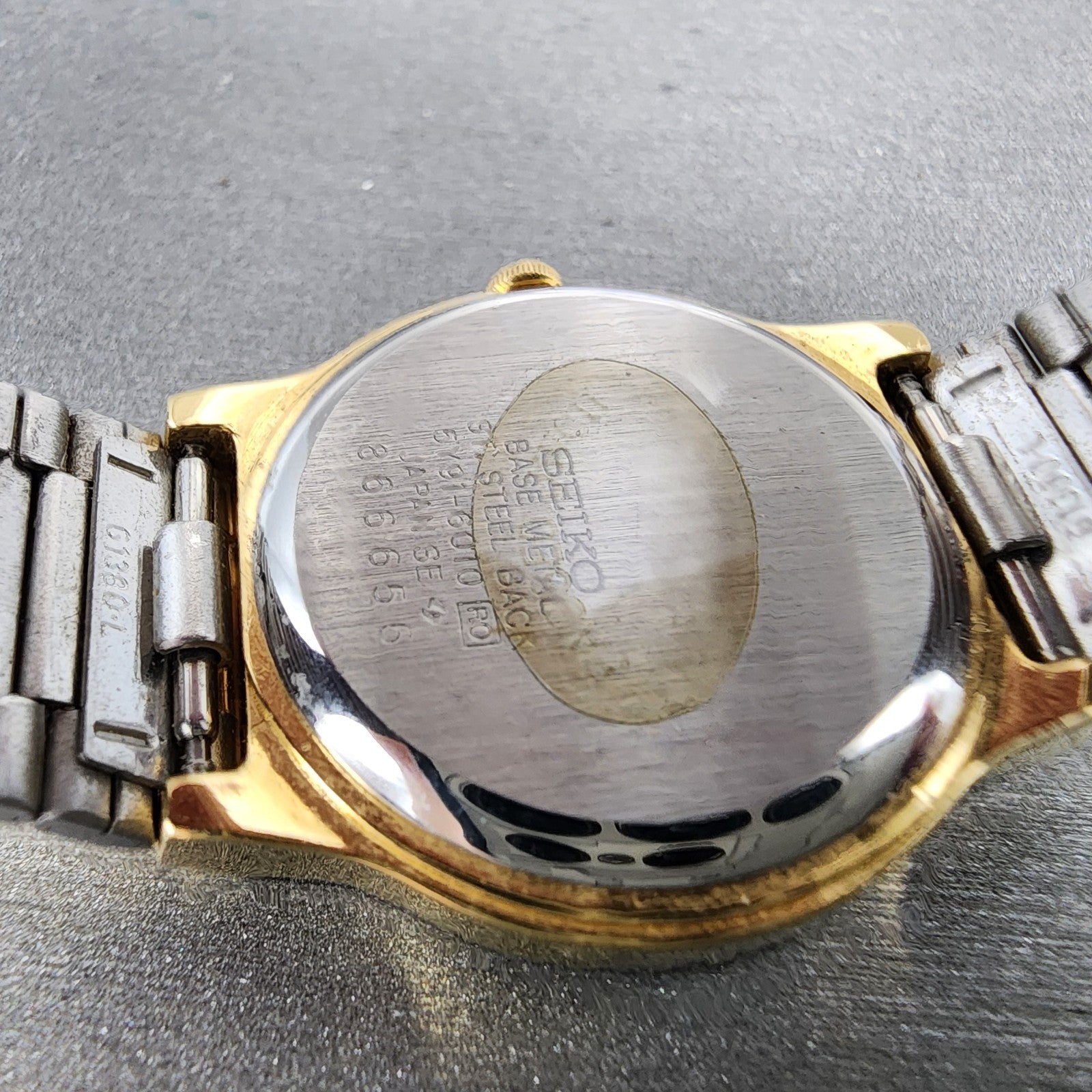 Seiko Watch Women 28mm Champagne Dial Gold Tone Round 5y916010 New Battery9