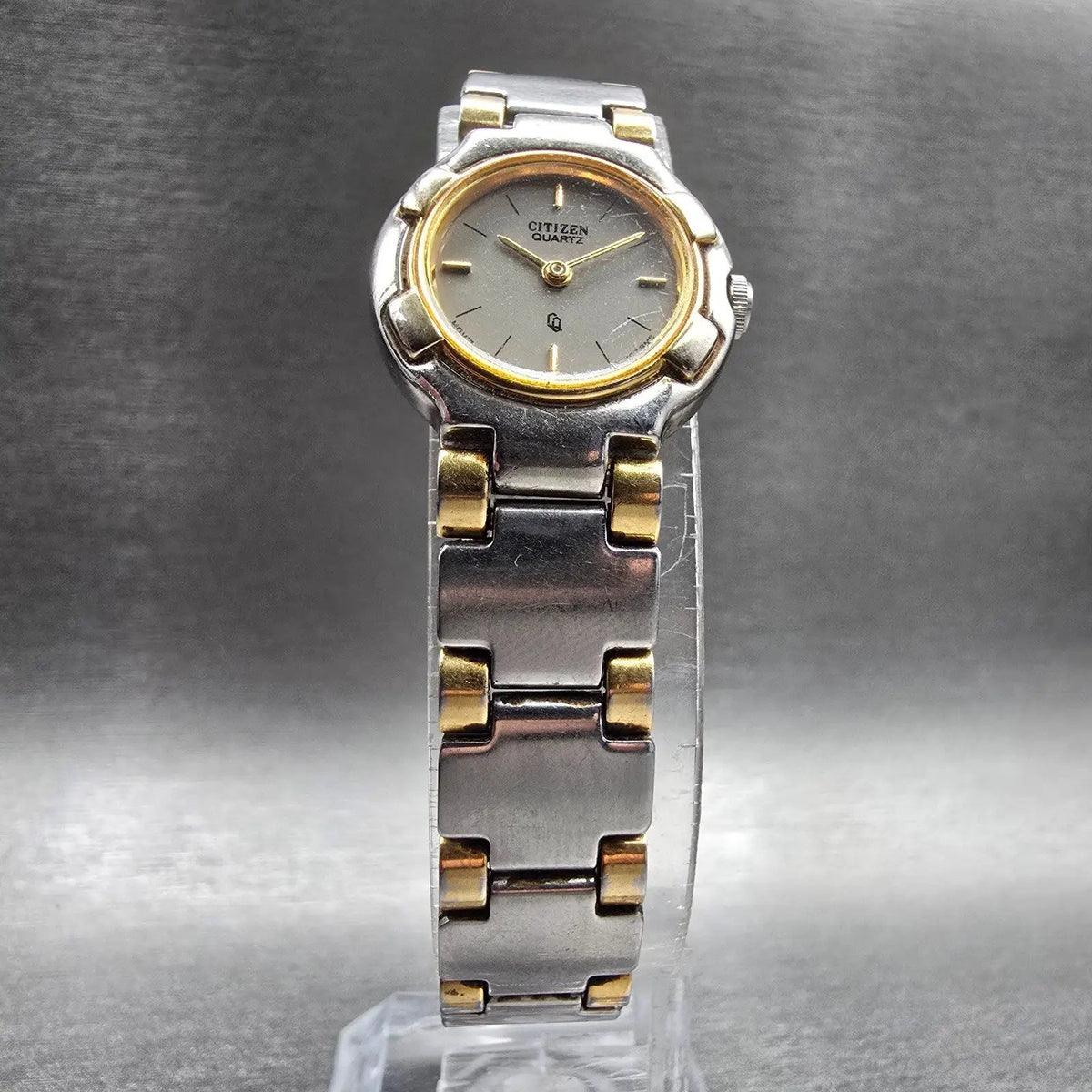 Citizen CQ Watch Women 21mm Gray Dial Two Tone Round 3220-S05154 New Battery 675