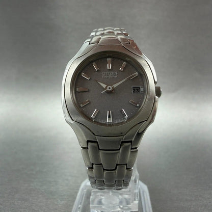 Citizen Eco-Drive Watch Women 25mm Gray Dial Silver Tone Date E011-S049601 Runs5